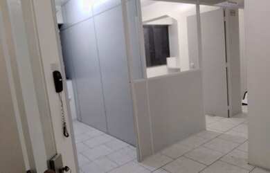 Imagem: O depósito possui 1 Vaga na garagem e 66m² de Área e está