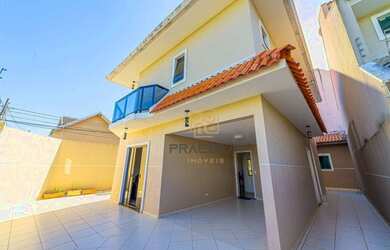 Imagem: A casa possui 3 Dormitórios, 3 Banheiros, 5 Vagas na garagem