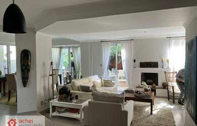 Imagem: A casa em condomínio possui 5 Dormitórios, 4 Banheiros, 4