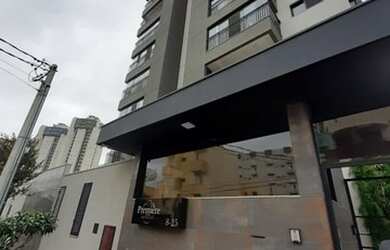 Imagem: O apartamento possui 1 Dormitório, 1 Banheiro, 1 Vaga na garagem