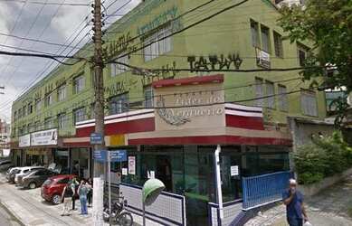 Imagem: O depósito possui 5 Vagas na garagem, 2.050m² de Área e