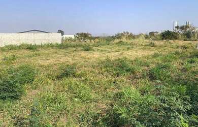 Imagem: O terreno possui 240m² de Área e está localizado em Vila