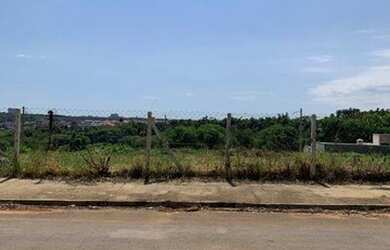 Imagem: O terreno possui 377m² de Área e está localizado em Vila