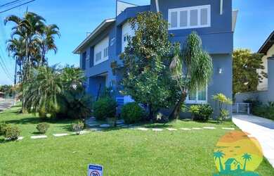 Imagem: A casa em condomínio possui 5 Dormitórios, 5 Banheiros, 5