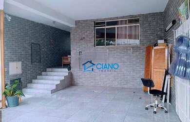 Imagem: A casa possui 3 Dormitórios, 3 Banheiros, 2 Vagas na garagem