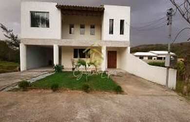 Imagem: A casa em condomínio possui 3 Dormitórios, 2 Banheiros, 4