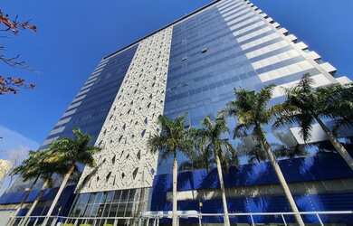 Imagem: O depósito possui 5 Vagas na garagem, 316m² de Área e está