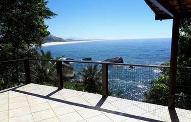 Imagem: A casa em condomínio possui 3 Dormitórios, 2 Banheiros, 2