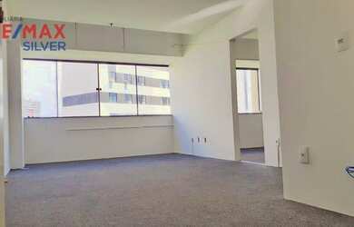 Imagem: O depósito possui 1 Vaga na garagem, 28m² de Área e está