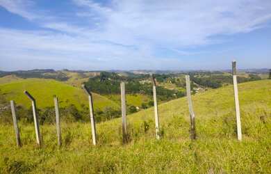 Imagem: O terreno possui 1.000m² de Área e está localizado em Centro