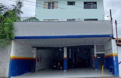 Imagem: O depósito possui 5 Vagas na garagem, 670m² de Área e está