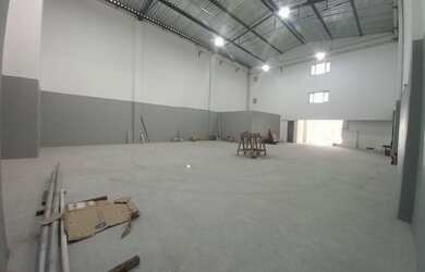 Imagem: O depósito possui 868m² de Área, Imóvel novo e está localizado