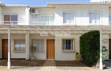 Imagem: A casa em condomínio possui 3 Dormitórios, 2 Banheiros, 1