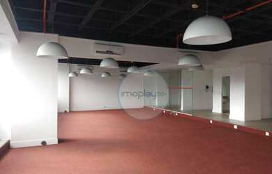 Imagem: O depósito possui 5 Vagas na garagem, 247m² de Área e está