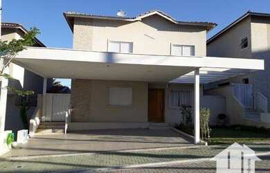 Imagem: A casa em condomínio possui 4 Dormitórios, 3 Banheiros, 2