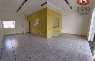 Imagem: O depósito possui 5 Vagas na garagem, 241m² de Área e está