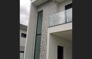 Imagem: A casa em condomínio possui 3 Dormitórios, 4 Banheiros, 4