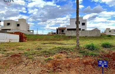 Imagem: O terreno possui 284m² de Área e está localizado em Senador