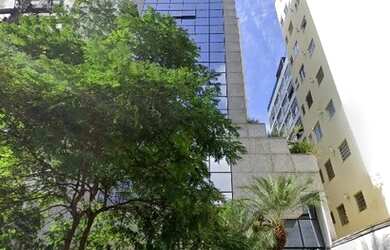 Imagem: O depósito possui 2 Vagas na garagem, 112m² de Área e está