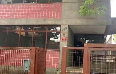 Imagem: O depósito possui 5 Vagas na garagem, 575m² de Área e está