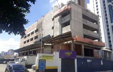 Imagem: O depósito possui 2 Vagas na garagem, 1.050m² de Área e