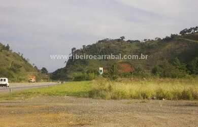 Imagem: O terreno possui 32.000m² de Área e está localizado em Salvaterra