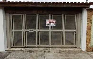 Imagem: A casa possui 2 Dormitórios, 1 Banheiro, 1 Vaga na garagem