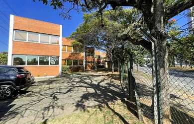 Imagem: O depósito possui 5 Vagas na garagem, 2.686m² de Área e