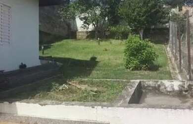 Imagem: A casa possui 3 Dormitórios, 3 Banheiros, 1 Vaga na garagem