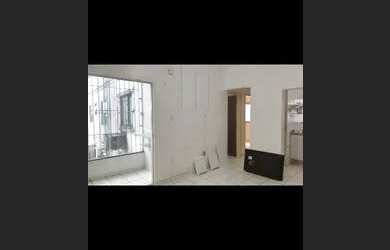 Imagem: O apartamento possui 2 Dormitórios, 1 Banheiro e está localizado