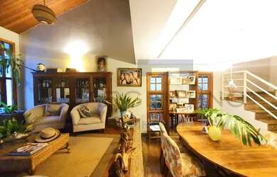 Imagem: A casa em condomínio possui 3 Dormitórios, 4 Banheiros, 4