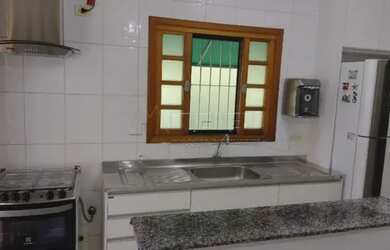 Imagem: A casa possui 4 Dormitórios, 4 Banheiros, 3 Vagas na garagem