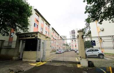 Imagem: O apartamento possui 1 Dormitório, 1 Banheiro, 1 Vaga na garagem