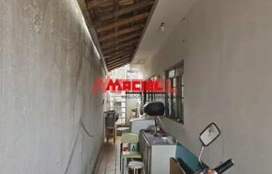 Imagem: A casa possui 2 Dormitórios, 1 Banheiro, 1 Vaga na garagem