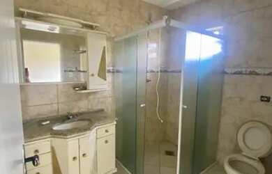 Imagem: A casa possui 3 Dormitórios, 3 Banheiros, 2 Vagas na garagem