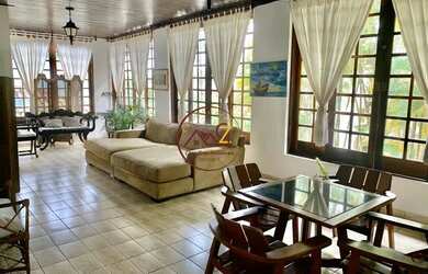 Imagem: A casa possui 5 Dormitórios, 5 Banheiros, 2 Vagas na garagem