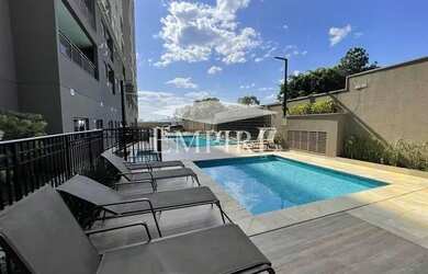 Imagem: O apartamento possui 3 Dormitórios, 1 Banheiro, 1 Vaga na garagem