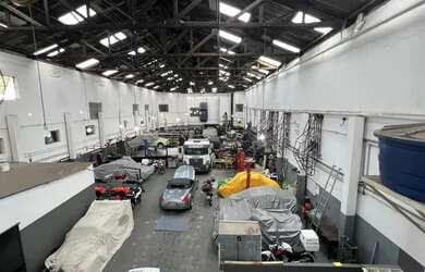 Imagem: O depósito possui 5 Vagas na garagem, 1.200m² de Área e