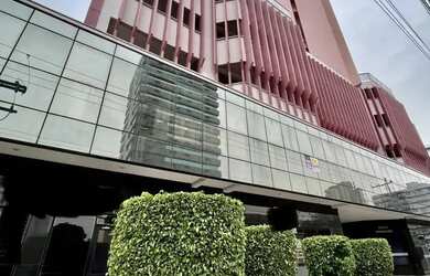 Imagem: O depósito possui 3 Vagas na garagem, 307m² de Área, Imóvel