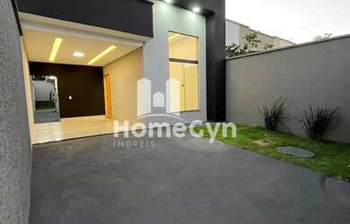 Imagem: A casa possui 3 Dormitórios, 2 Banheiros, 2 Vagas na garagem