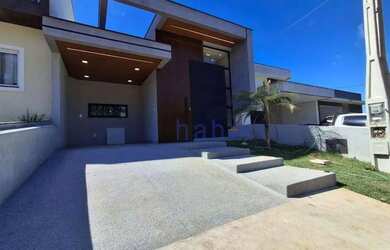 Imagem: A casa em condomínio possui 3 Dormitórios, 2 Banheiros, 2