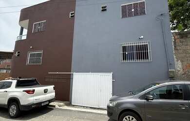 Imagem: A casa possui 3 Dormitórios, 3 Banheiros, 2 Vagas na garagem