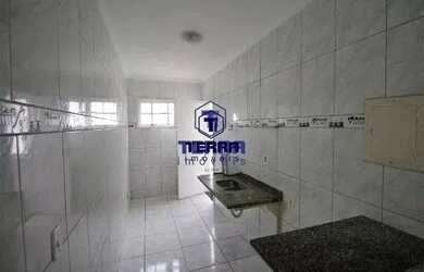 Imagem 4: Casa com 2 quartos ao lado da praça do Colubandê. Segurança e praticidade