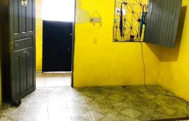 Imagem: A casa possui 2 Dormitórios, 1 Banheiro e está localizado