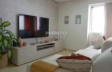 Imagem: O apartamento possui 3 Dormitórios, 1 Banheiro, 1 Vaga na garagem