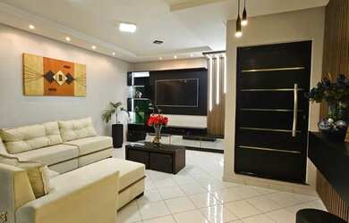 Imagem: A casa possui 5 Dormitórios, 3 Banheiros, 4 Vagas na garagem