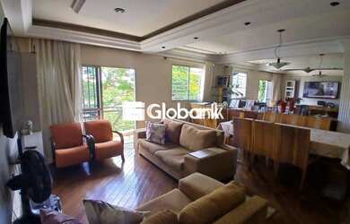 Imagem: O apartamento possui 4 Dormitórios, 2 Banheiros, 1 Vaga na