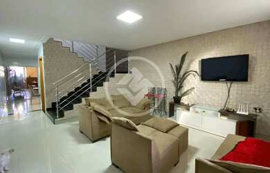 Imagem: A casa possui 3 Dormitórios, 3 Banheiros, 1 Vaga na garagem