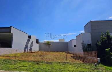 Imagem: O terreno possui 300m² de Área, Imóvel novo e está localizado