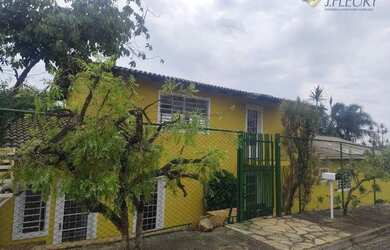 Imagem: A casa em condomínio possui 3 Dormitórios, 4 Banheiros, 378m²